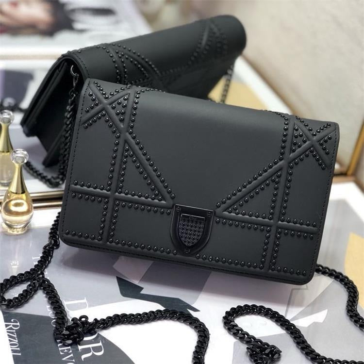 Bolso de mujer cuadrado - piel de vaca fuente de artículos de lujo