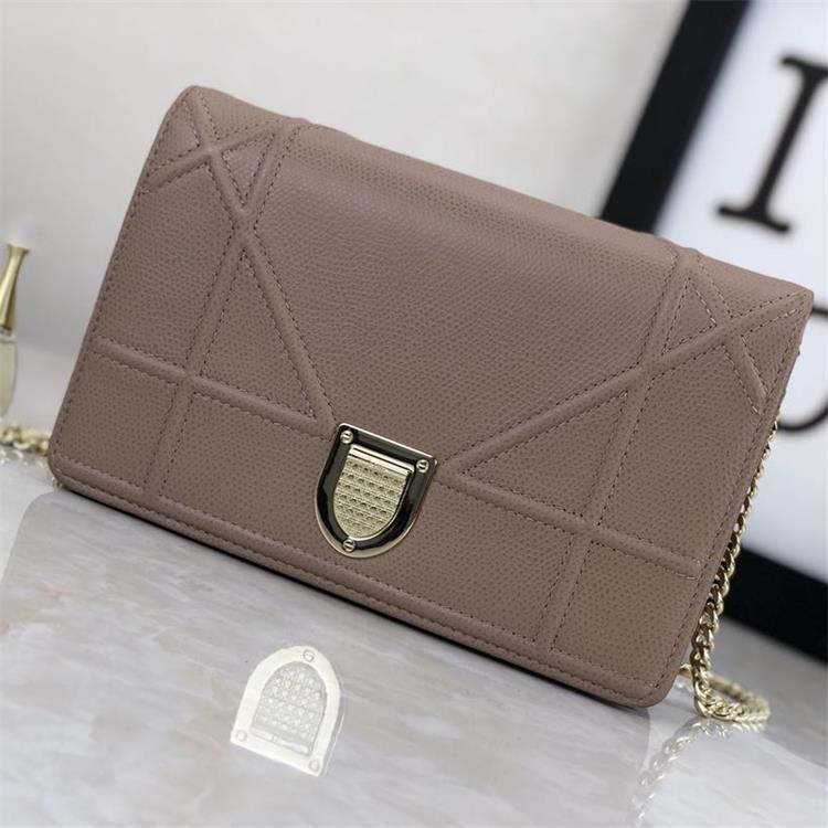 Bolso de mujer cuadrado - piel de vaca fuente de artículos de lujo