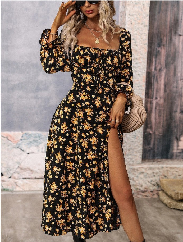 Robe longue fleurie à manches longues, encolure carrée et fente en bas – Mode femme