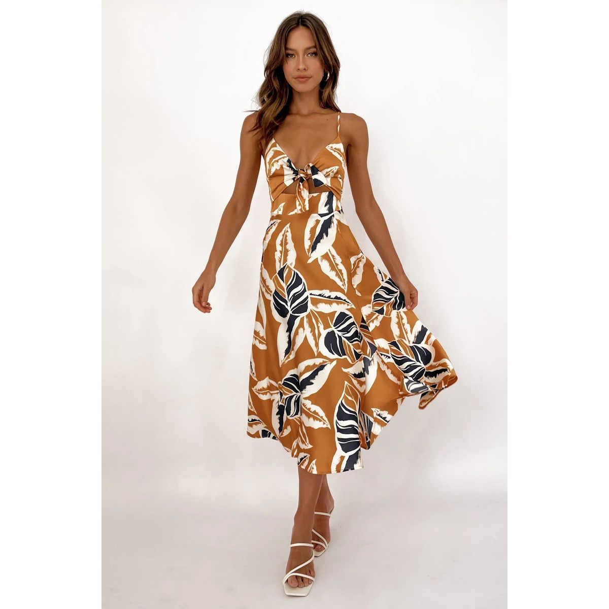 Vestido de Mujer con Escote Anudado y Tirantes – Toque Dulce y Femenino