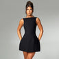 Robe courte dos nu – Élégance et sensualité réunies en un seul look